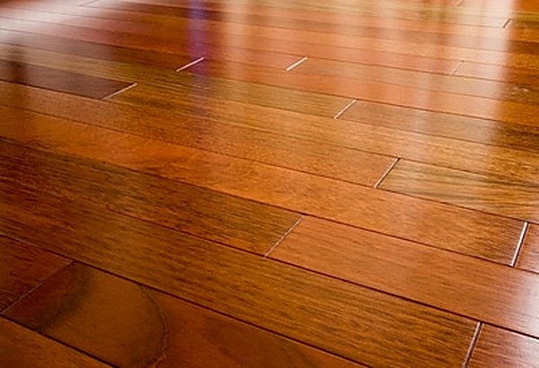 Original oak flooring after low-moisture professional cleaning in a Noblesville IN home